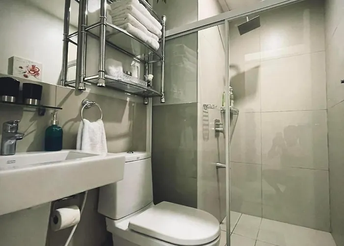 Calyx Residences High End 1 Bedroom Unit 4*